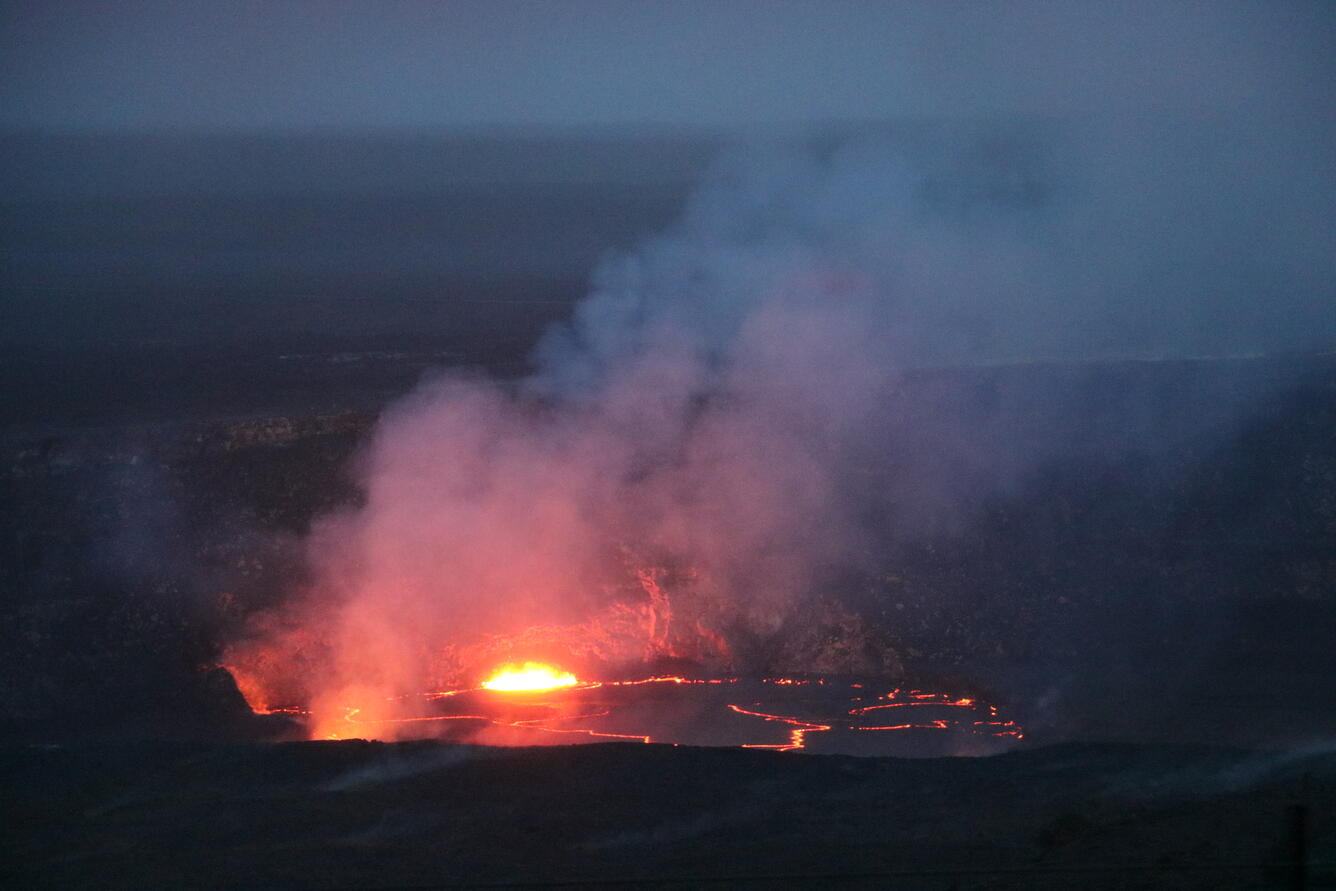 High summit lava lake close to the rim...