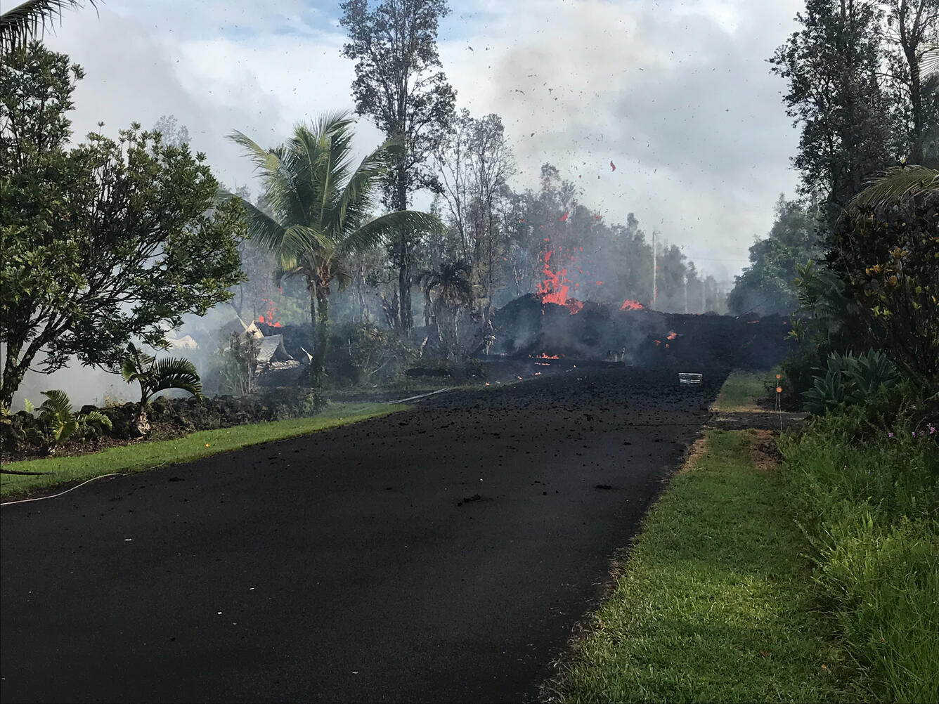 Fissure at Leilani and Kaupili Streets in Leilani Estates subdivisi...