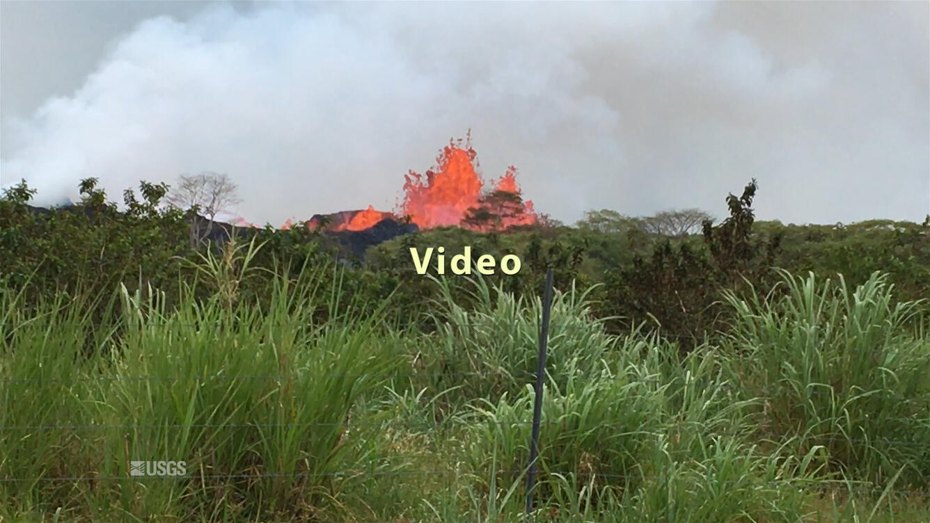 Lava spatter and splashing build cones at Fissure 22, in Kīlauea Vo...