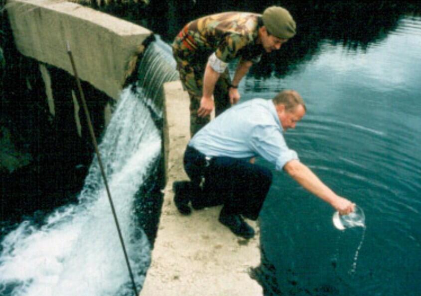 Checking water quality at a water-supply dam for the city of Auckla...