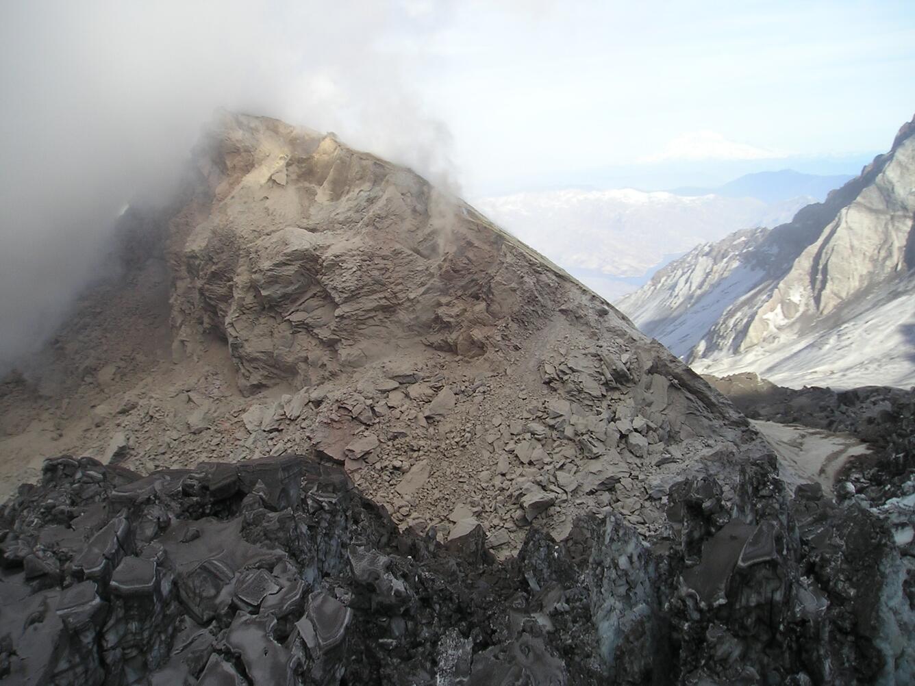 Close-in view of Mount St. Helens' growing lava dome, as seen from ...