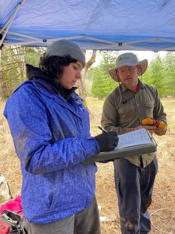 aking notes at a USMTArray station. The rigorous collection of electronic and handwritten field notes was critical to the success of the USMTArray.