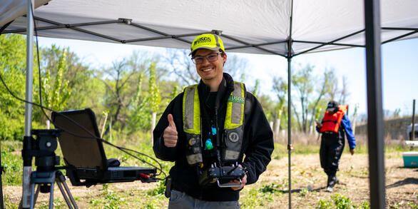 Tyler Bowser gives a thumbs up.