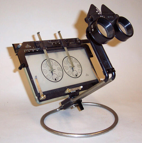 Image: Stereoscope used in Photogrammetry