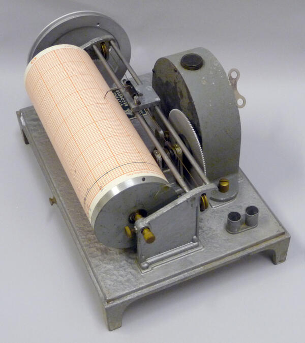 Image: Stevens Type F Weekly Water Recorder