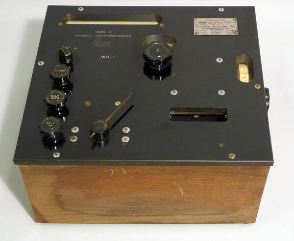 Image: Universal Spectrophotometer