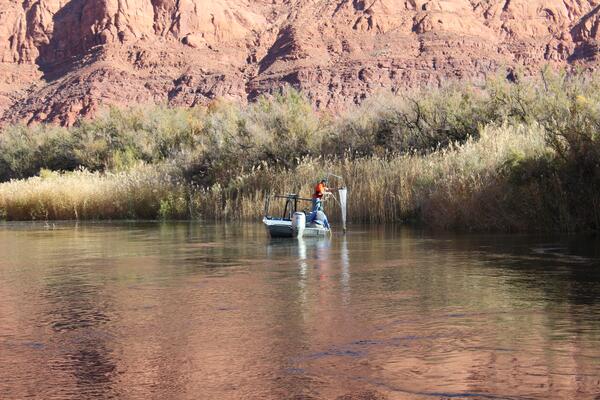 Image: Sampling in the Grand Canyon High Flow Experiment