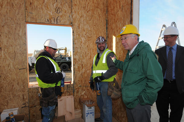 Image: Secretary Salazar Meets with Workers