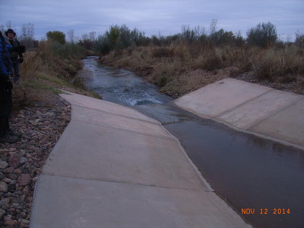 Flume for measuring discharge