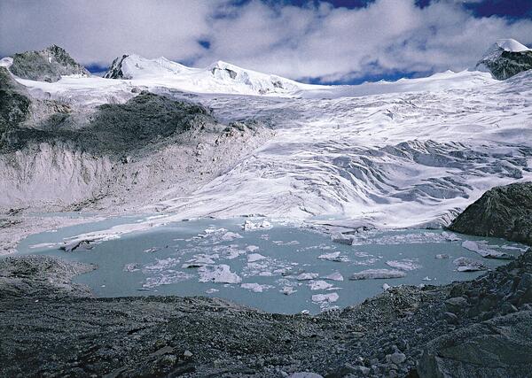 Image: Debris-Free Plateau Glacier