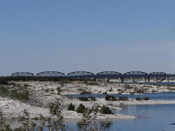 Image: US 90 Bridge at Amistad Reservoir