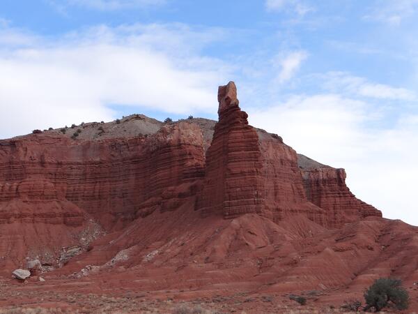 Image: Sandstone Spire in Capitol Reef