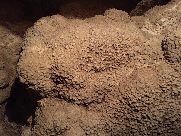 Image: Dogtooth and Nailhead Spar in Jewel Cave