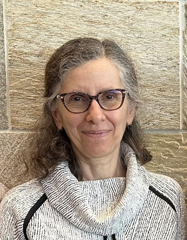 Hedeff Essaid headshot