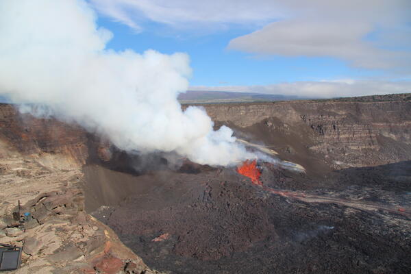 Color photograph of eruption 