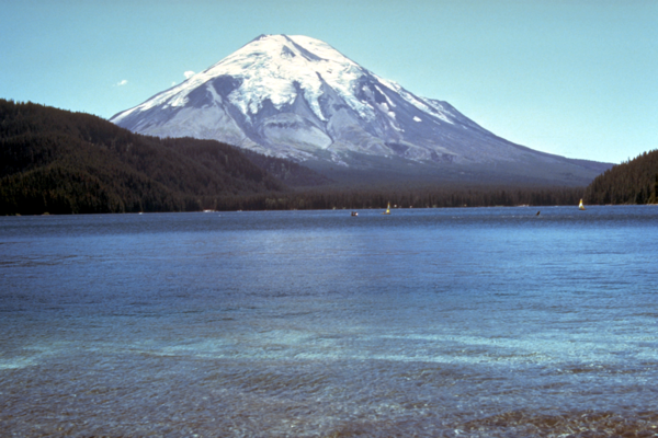 picture of Mt. Saint Helens before the 1980 eruption