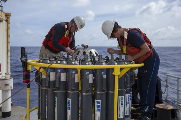Preparing the CTD rosette during the Hawaii Abyssal Nodules Expedition