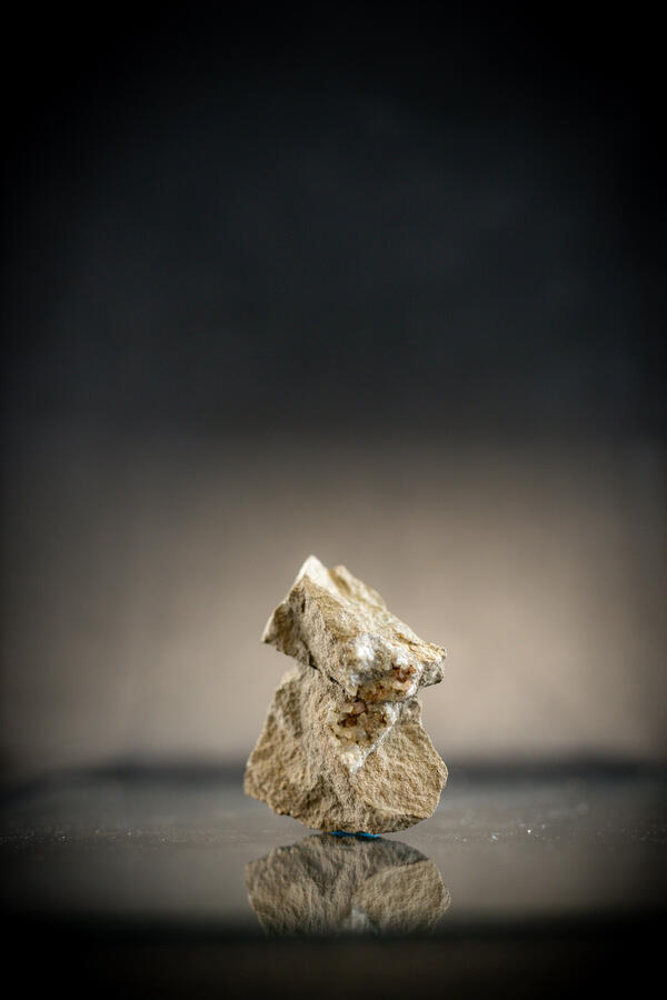 High-definition image showing color contrast and crystal texture.