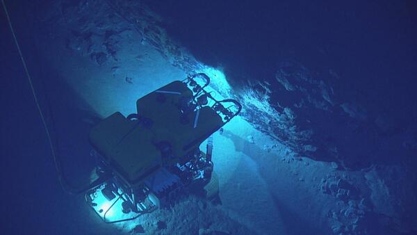 technology on seafloor shinning light on seafloor