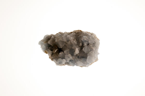  High-definition image showing pale blue color and prismatic crystal structure.