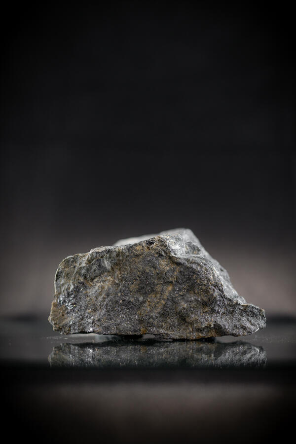 High-definition image showing cubic structure and metallic luster.