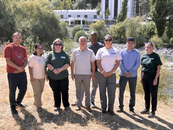 Group Photo of Researchers from Uzbekistan and the USGS
