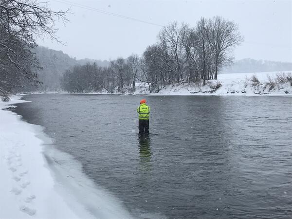 routine measurement at USGS stream gage 05383950 Root River near Pilot Mount, MN.