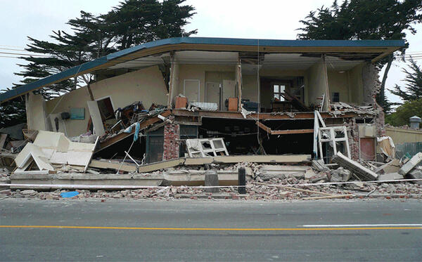 building damaged by an earthquake