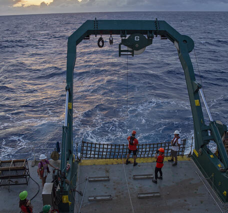 Image showing the back deck of the Kilo Moana during the Hawaii Abyssal Nodules Expedition