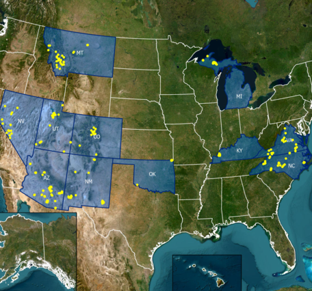 U.S. map with mine waste locations marked with yellow points