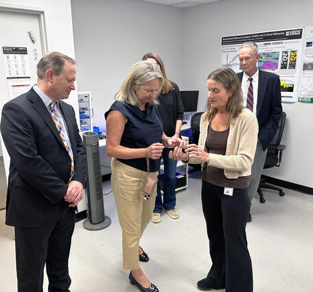 Geoscience Australia senior leaders visiting USGS Electron Microbeam Laboratory