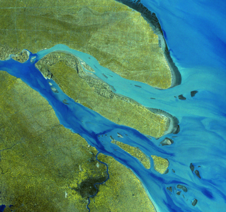 Satellite image showing a blue river and green countryside