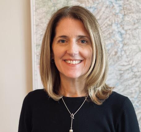 Laura Lautz Headshot