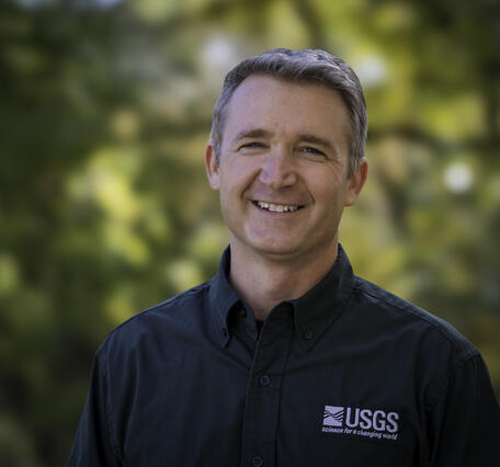 Portrait photo of Mark Bauer