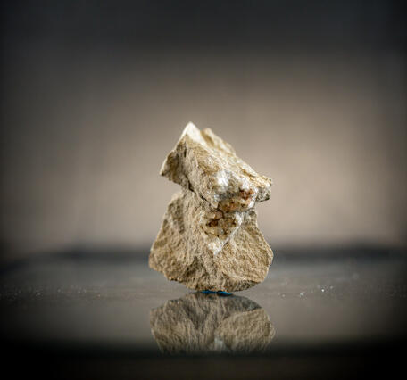 High-definition image showing color contrast and crystal texture.