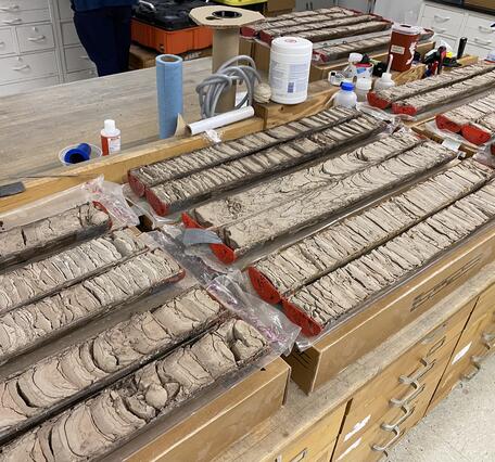 Glaciolacustrine rhythmic laminations in sediment cores