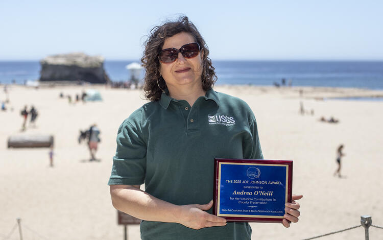 Andy O'Neill with the CSBPA Joe Johnson Outstanding Service Award