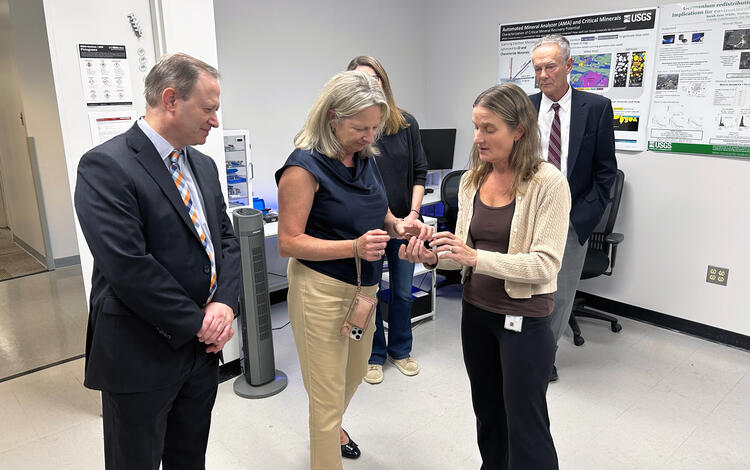 Geoscience Australia senior leaders visiting USGS Electron Microbeam Laboratory