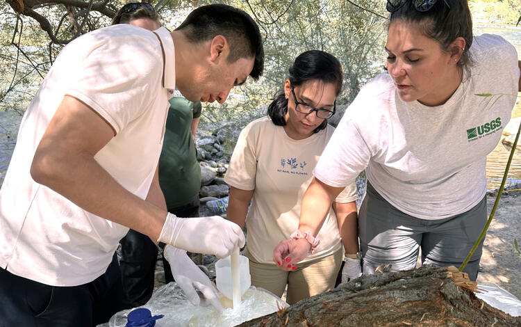 Discrete water sample processing at a monitoring site on the Ugam River, Uzbekistan 