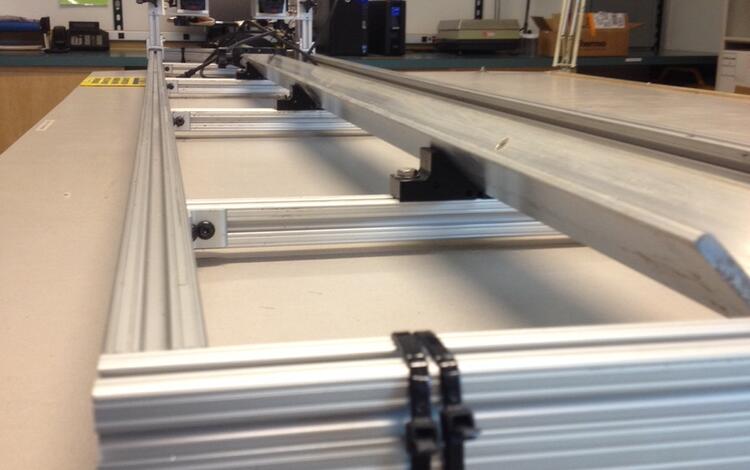 Core splitter mounted on the layout table